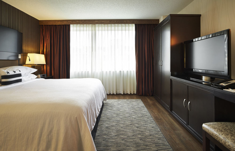 Hotel Embassy By Hilton Dc Chevy Chase Pavilion 3*